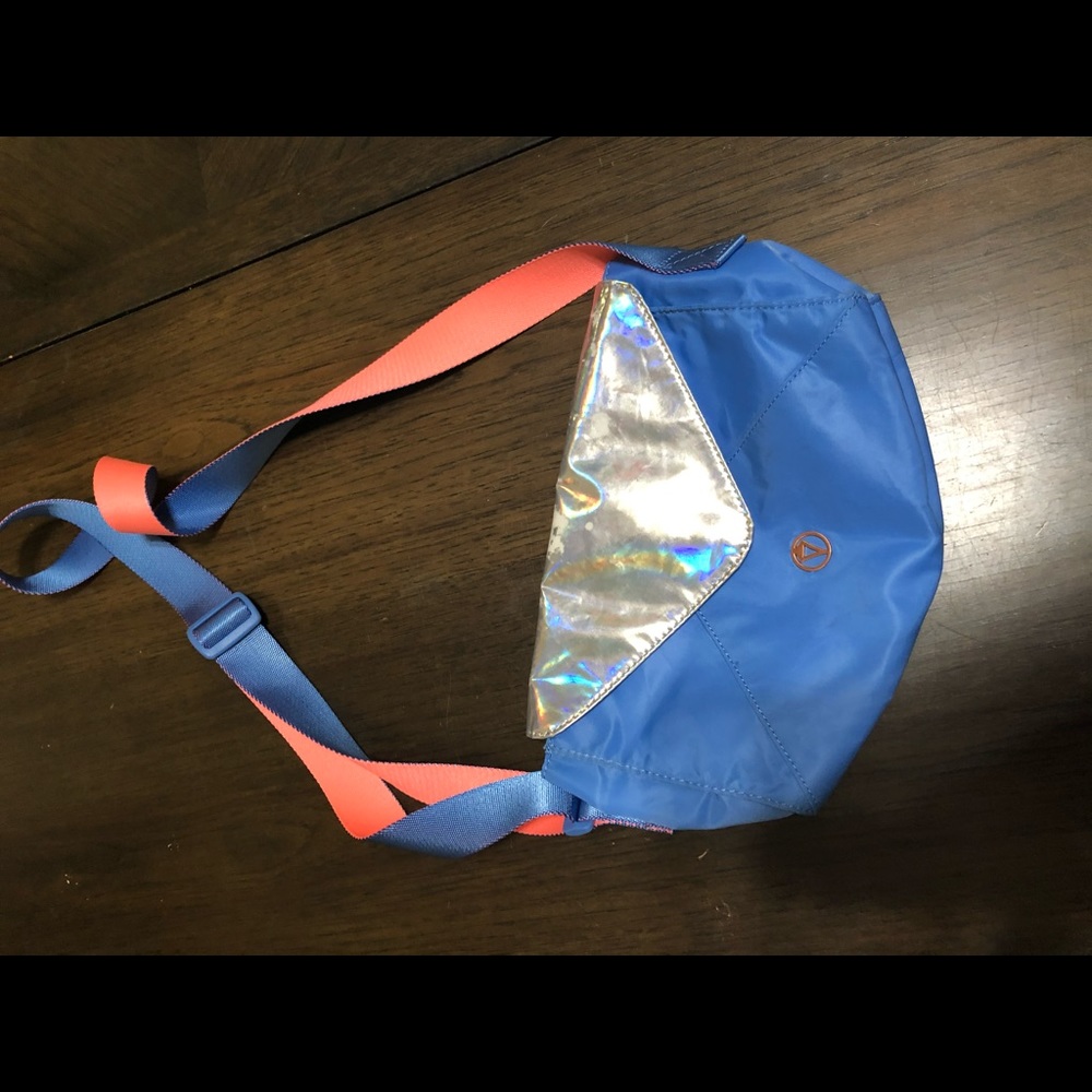 Ivivva purse
